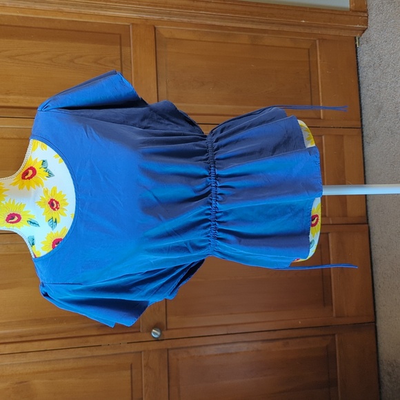 Express Flutter-sleeve Blouse Size M - Picture 1 of 4